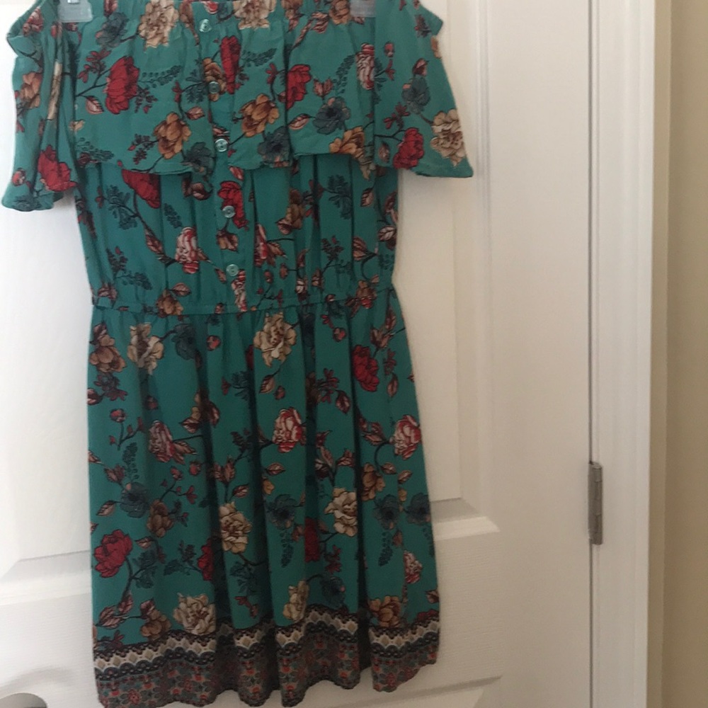 Women’s XL off shoulder